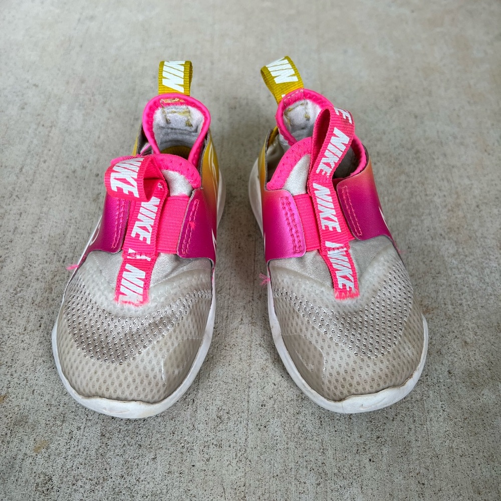 Toddler Nike Slip On Sneakers Size 8